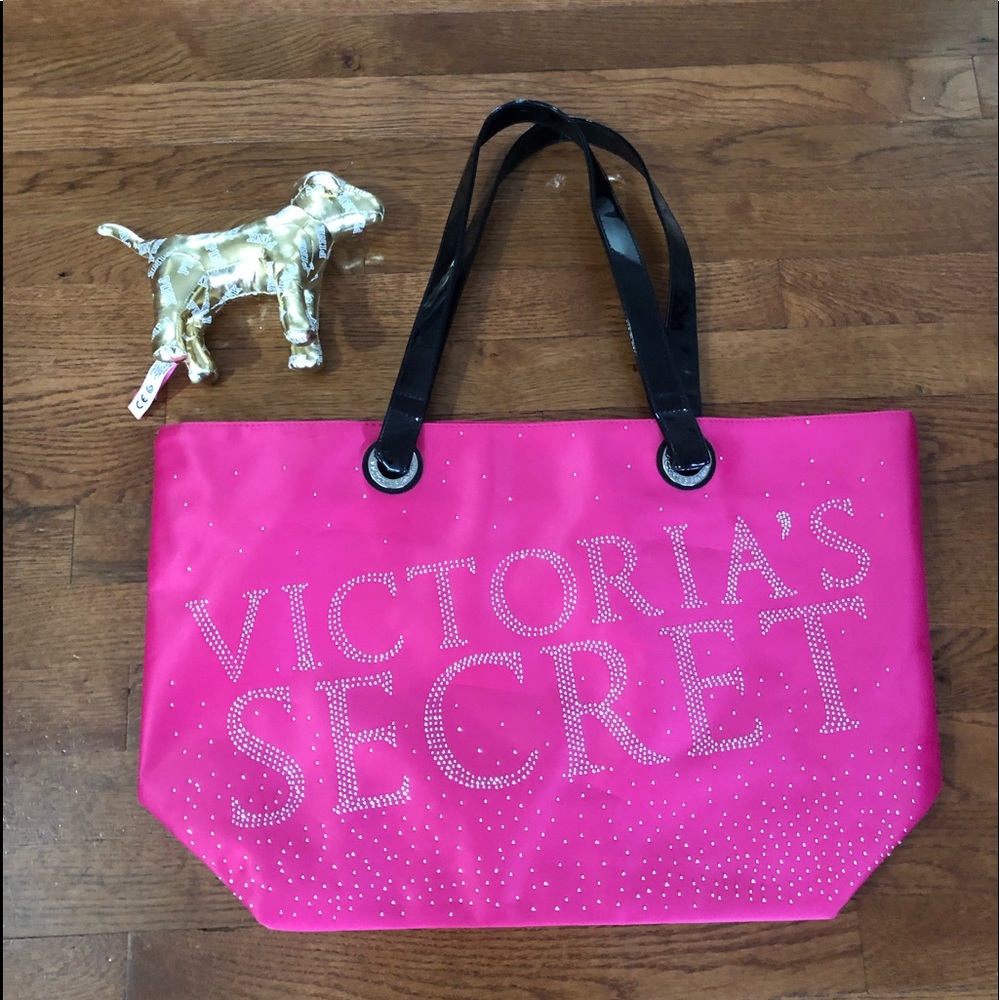 Victoria’s Secret pink tote.